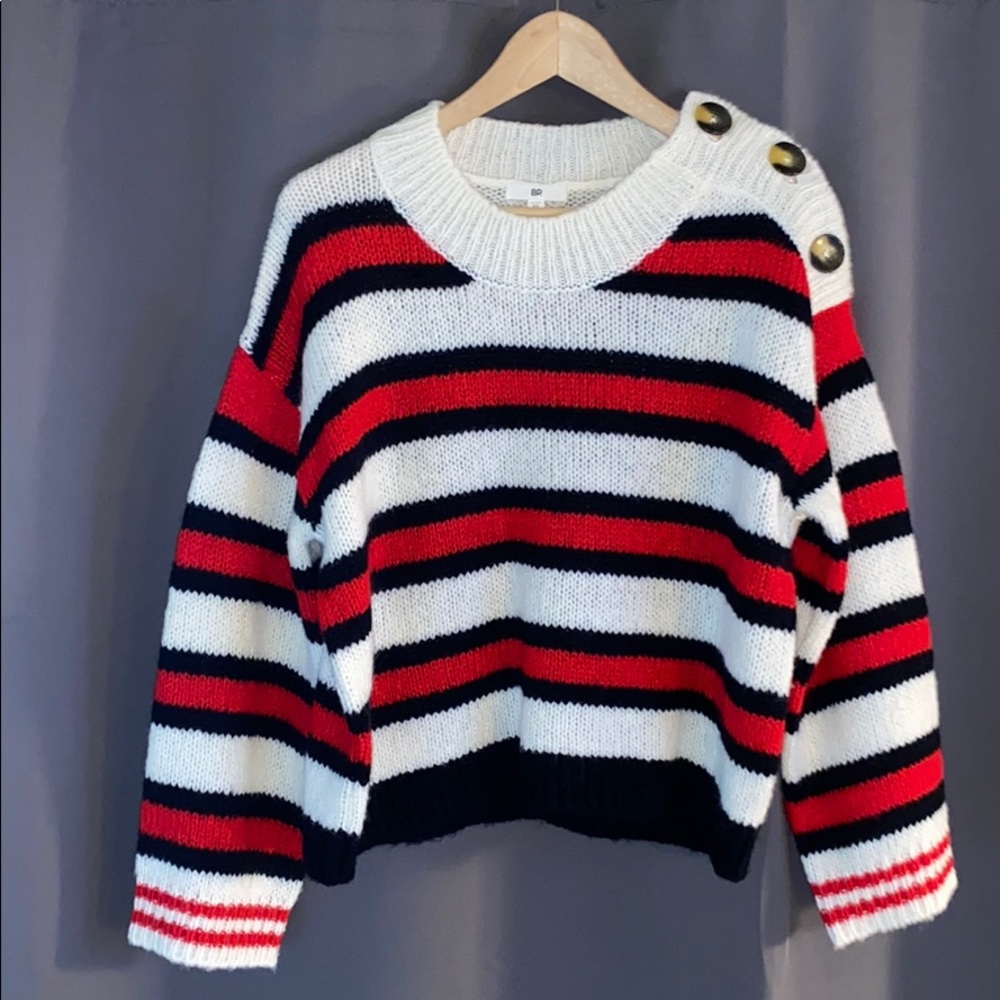 Pullover sweater